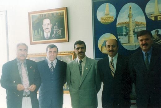 Dönemin Bayburt Valisi Ali Haydar Öner ve diğer il yöneticileri.